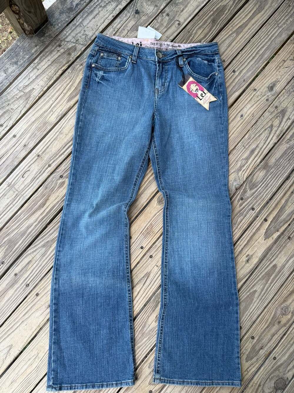L.E.I. Sophia Hiphugger Flare Jeans Vintage Y2K
